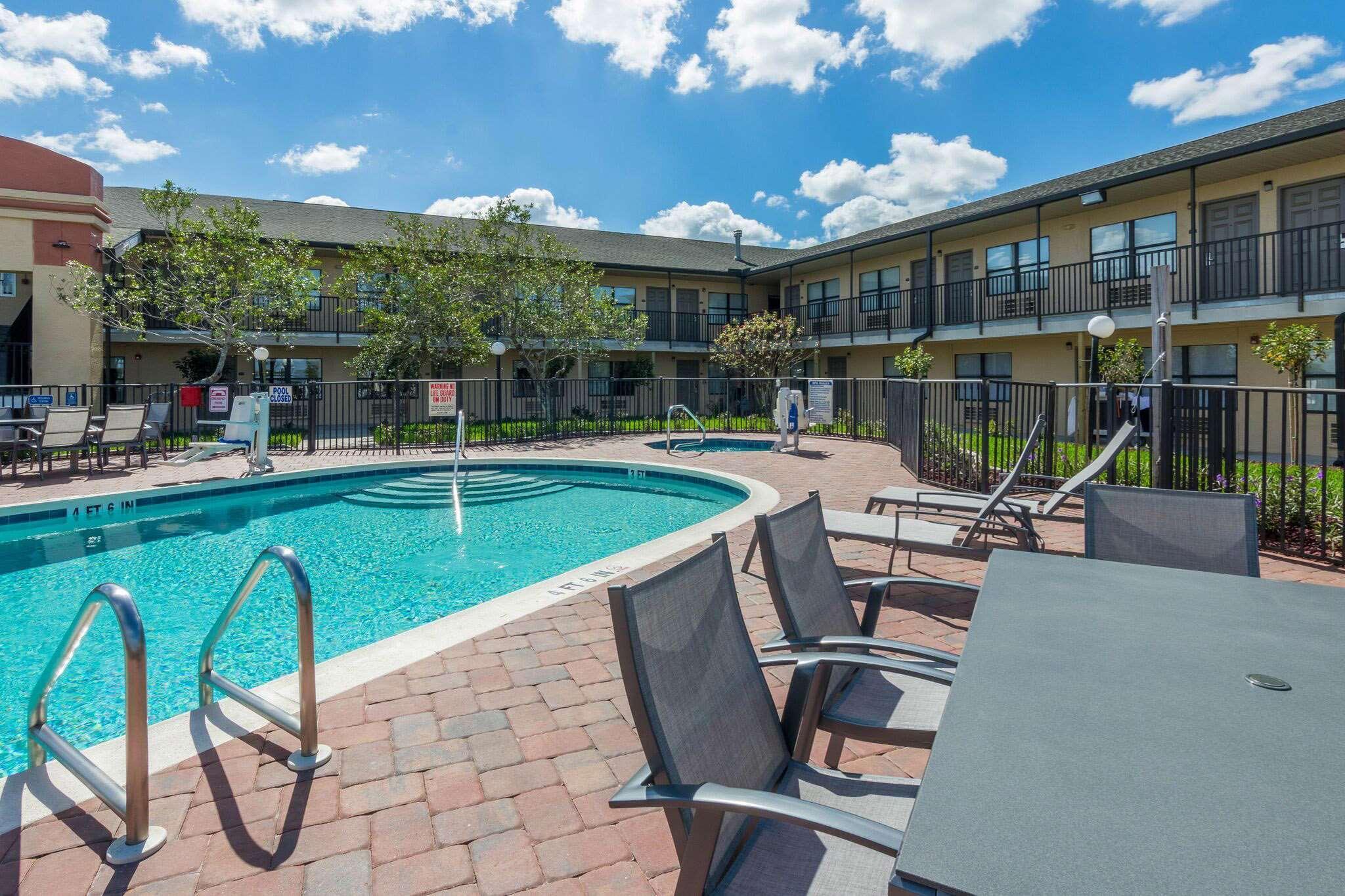 Baymont By Wyndham Punta Gorda/Port Charlotte Exterior foto