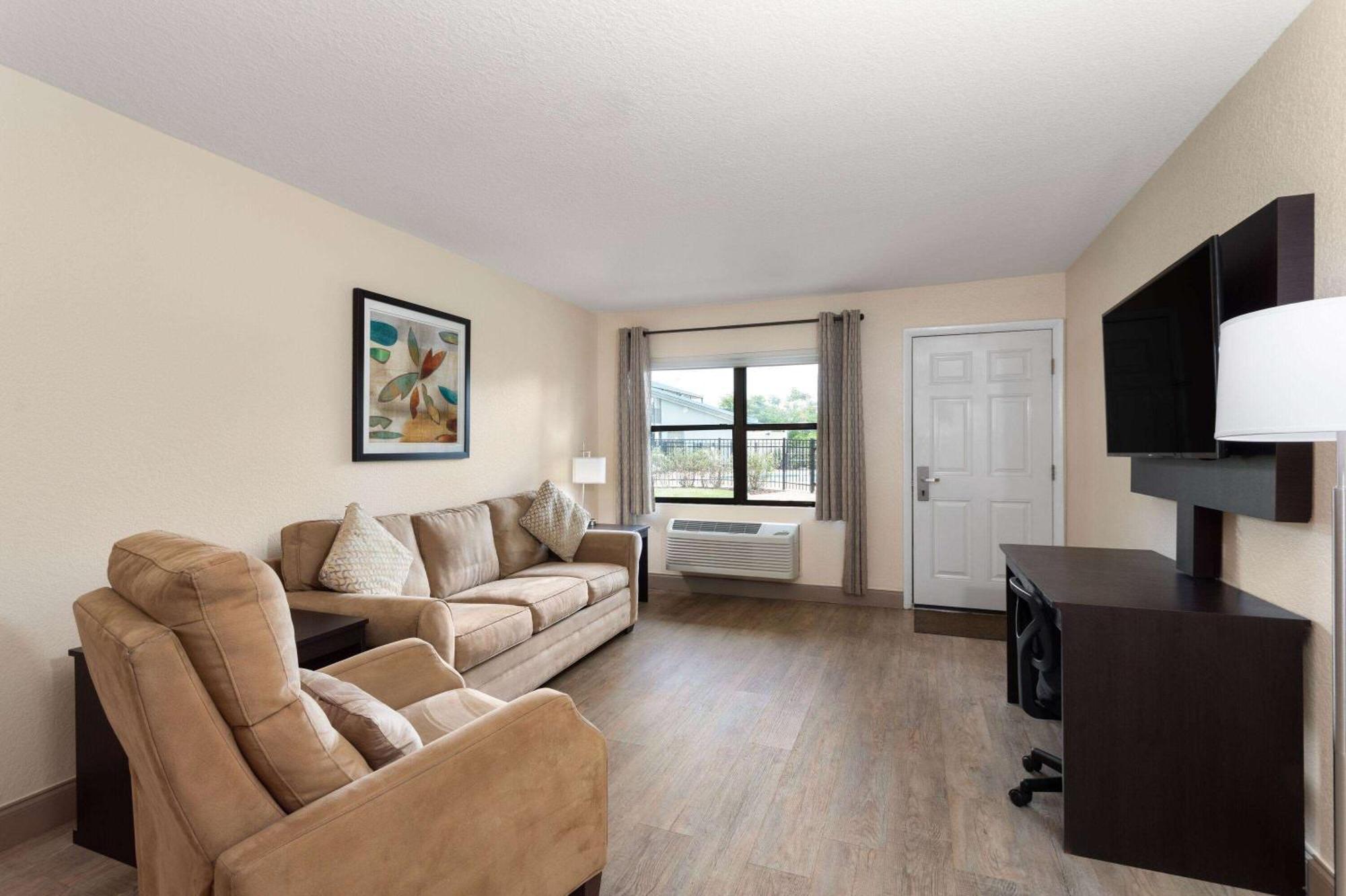 Baymont By Wyndham Punta Gorda/Port Charlotte Exterior foto
