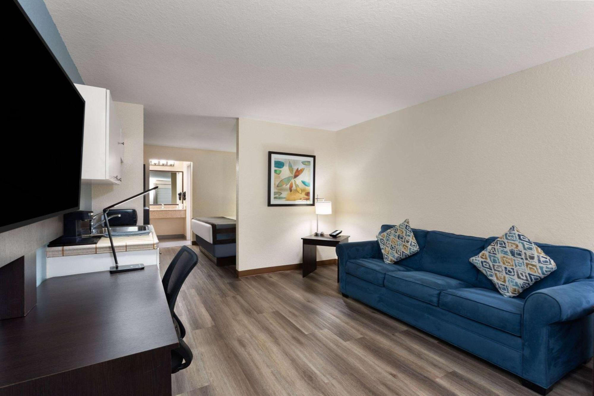 Baymont By Wyndham Punta Gorda/Port Charlotte Exterior foto