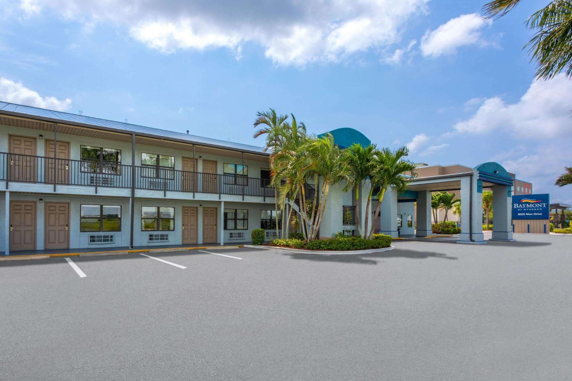 Baymont By Wyndham Punta Gorda/Port Charlotte Exterior foto