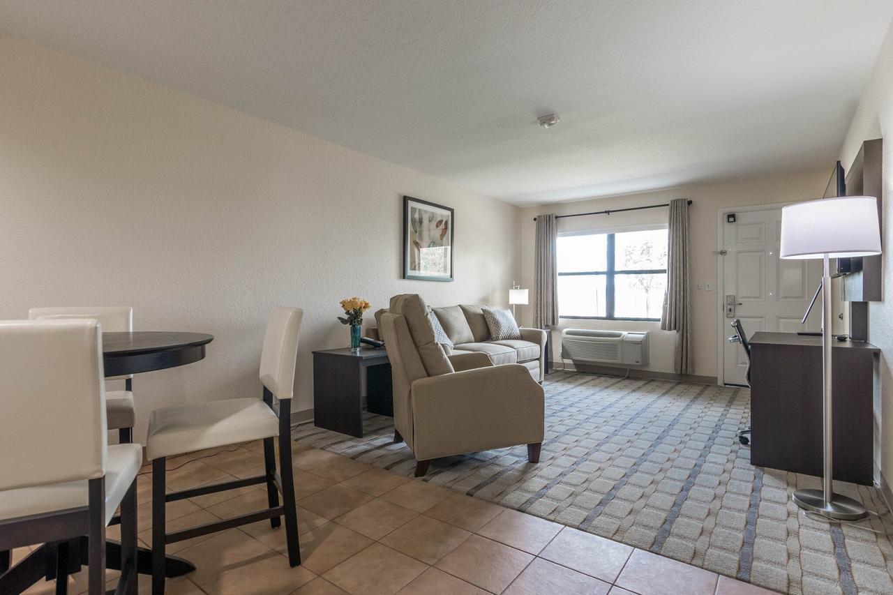 Baymont By Wyndham Punta Gorda/Port Charlotte Exterior foto