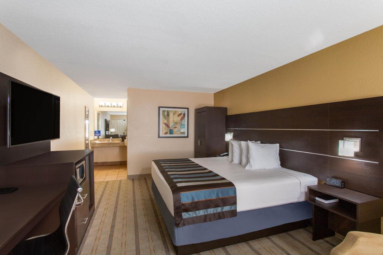 Baymont By Wyndham Punta Gorda/Port Charlotte Exterior foto